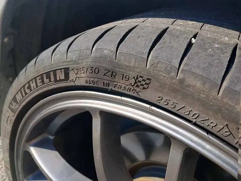 tire sidewall bulge