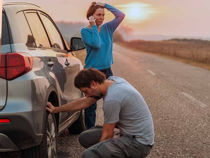 can you drive on a flat tire in an emergency