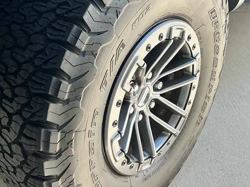 tire sidewall types