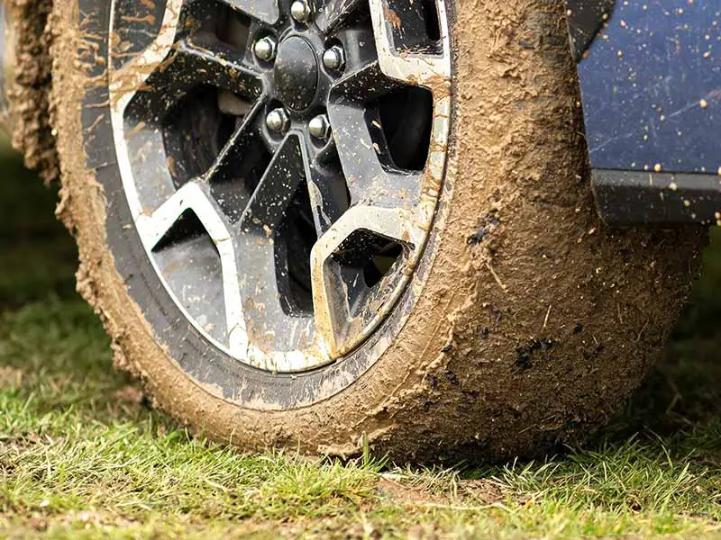 are mud and snow tires good for summer