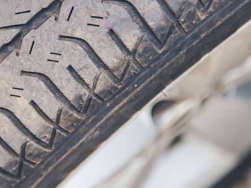 what does 100v mean on a tire
