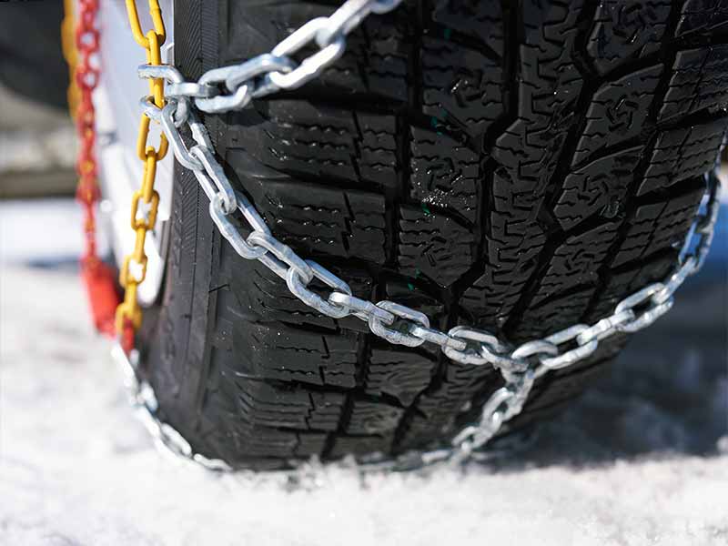 how do tire chains work