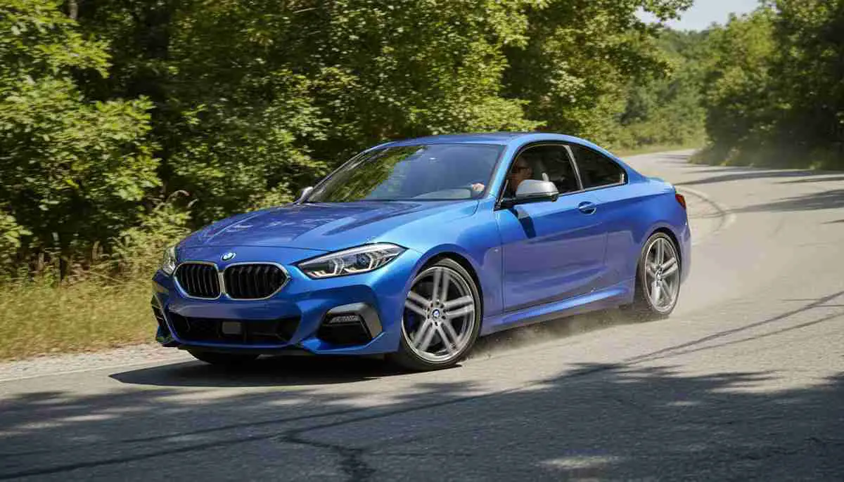 With excellent dry traction, the Pirelli P Zero (PZ4) delivers confident handling on any paved surface.